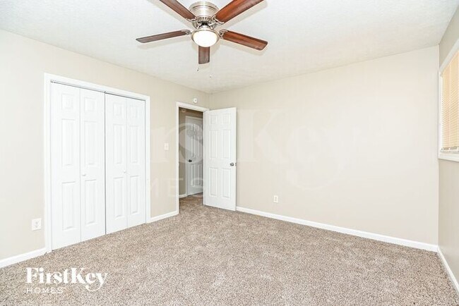 Building Photo - 3746 Lavilla Dr