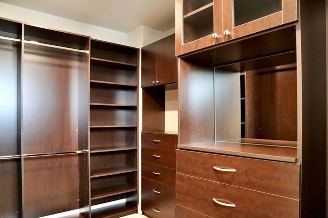 Building Photo - Stunning 3,400 Square Foot Home For Rent! ...