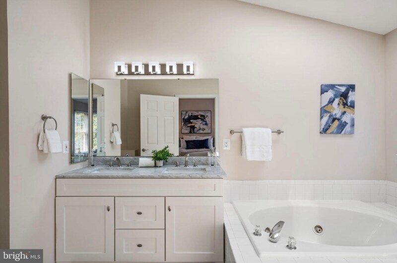 Building Photo - 7873 Cranford Farm Cir