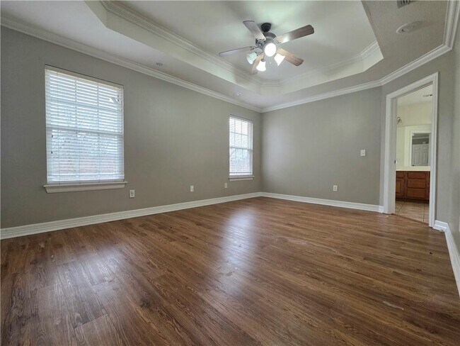 Building Photo - 4401 Summerfield Cir