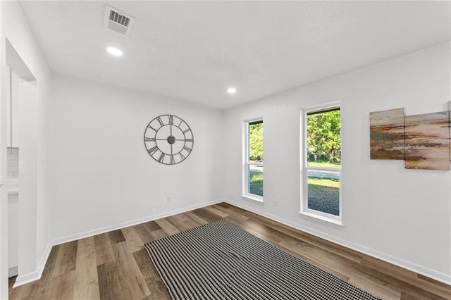 Building Photo - 2405 Roundrock Trail