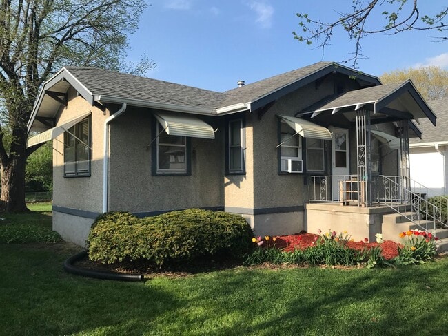 Building Photo - Cute Bungalow in Downtown Ames