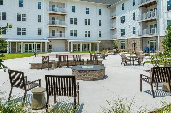 Building Photo - 147 Laurenco Loop