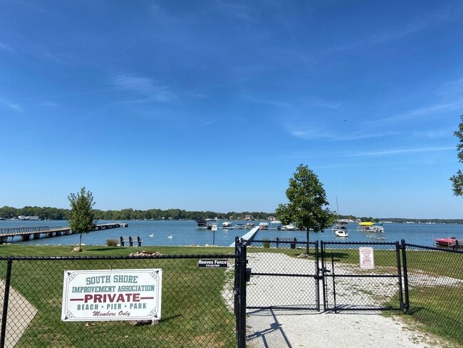 Building Photo - 3BD/2BA Home For Rent In Cedar Lake