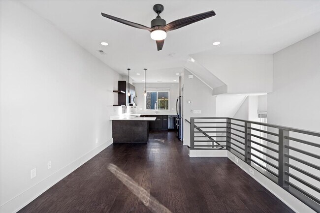 Building Photo - 250 Domain Way