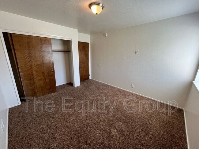 Building Photo - 4220 W Cypress Ave