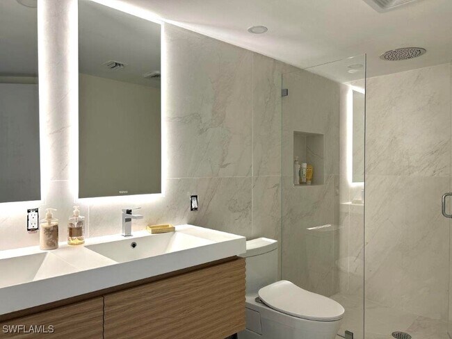 Building Photo - 4651 Gulf Shore Blvd N