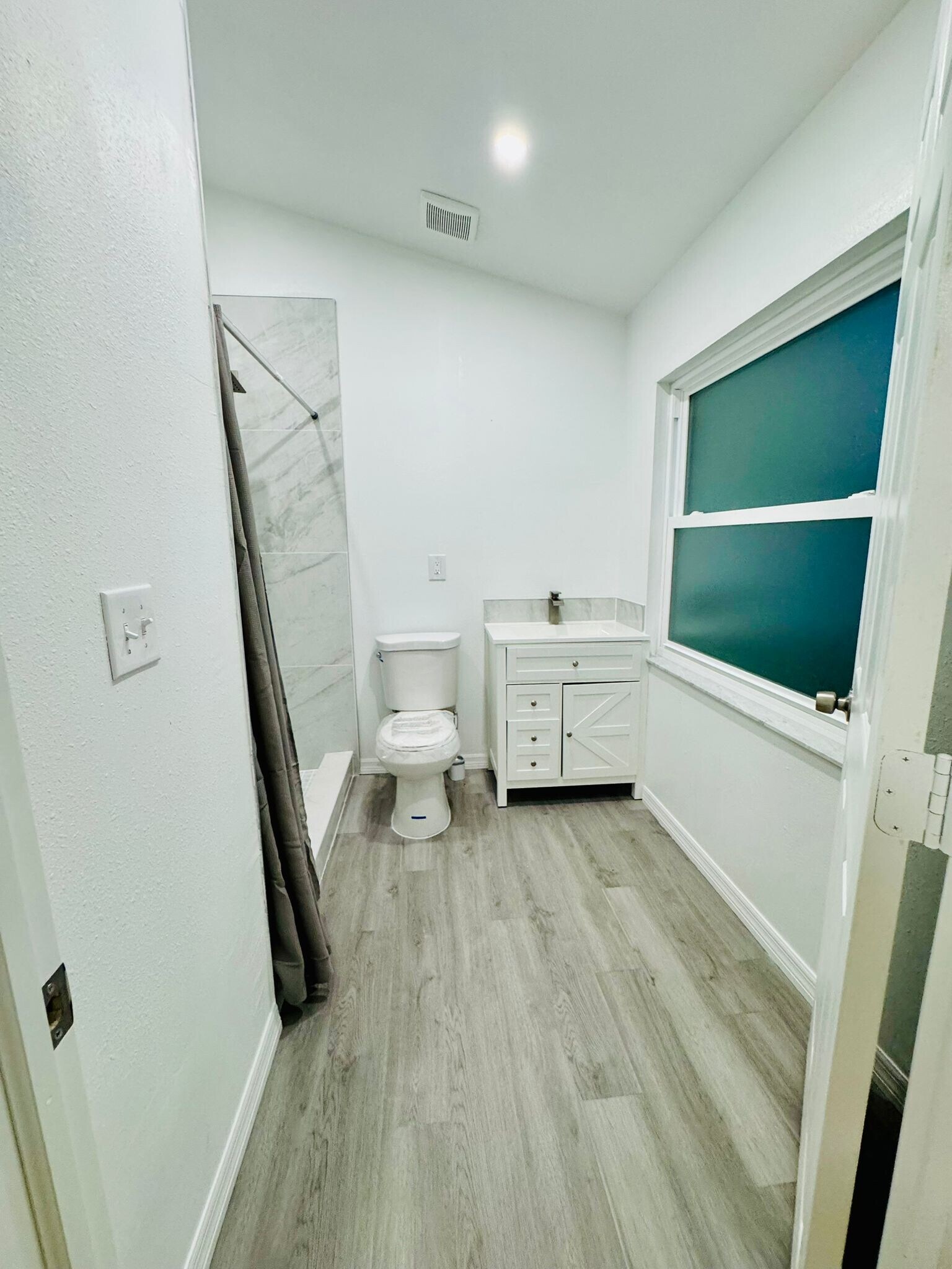 Bathroom Private Master Room - 536 Cheshire Way