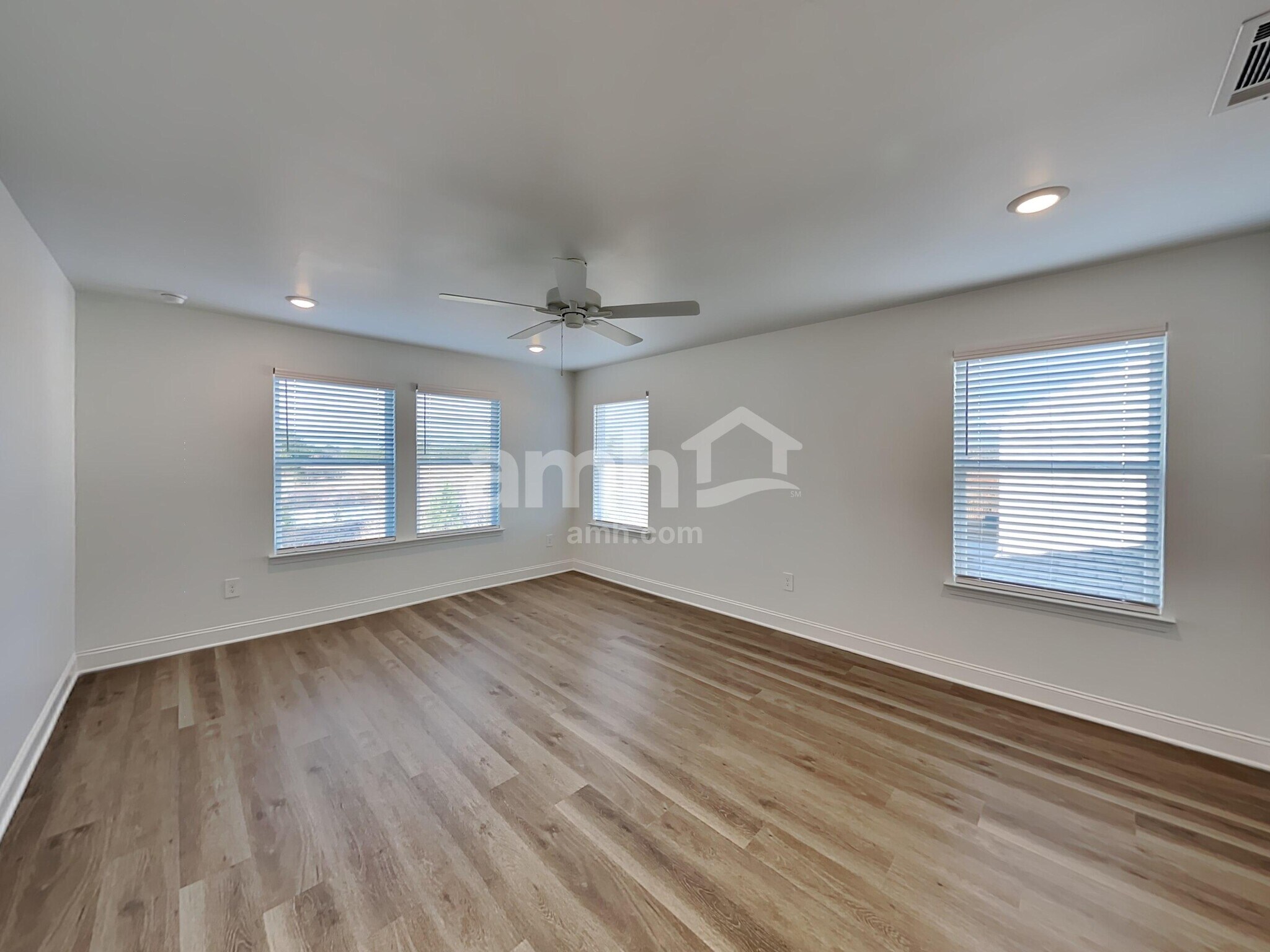 Building Photo - 209 Chase Ln