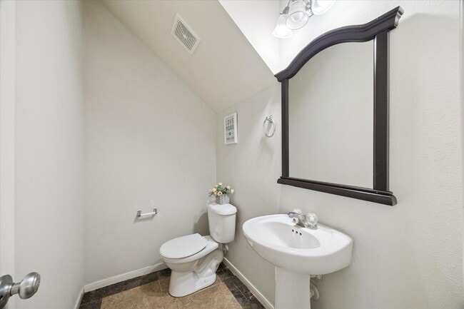 Building Photo - 20566 Sycamore Crest Ln