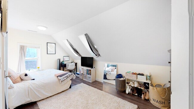 Building Photo - 20 Litchfield St