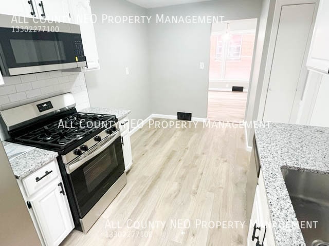 Building Photo - 13526 Cedar Rd