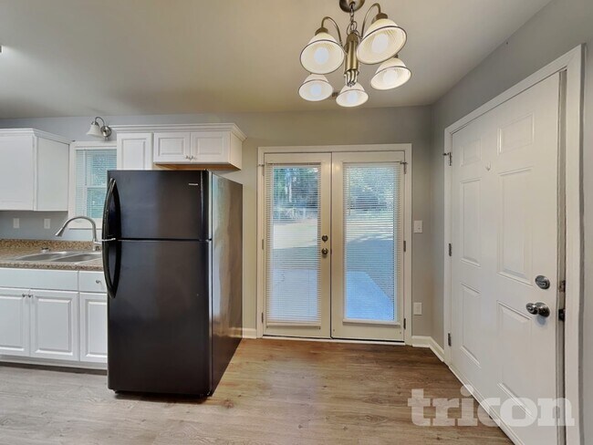 Building Photo - 2445 Hillboro Cir S W