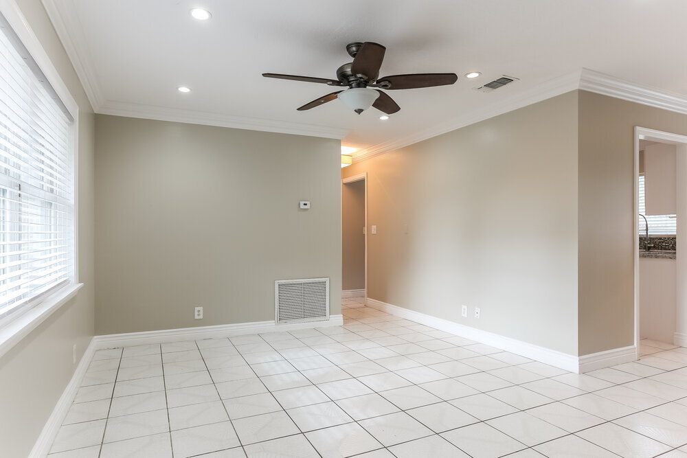 Building Photo - 9842 Spanish Isles Dr