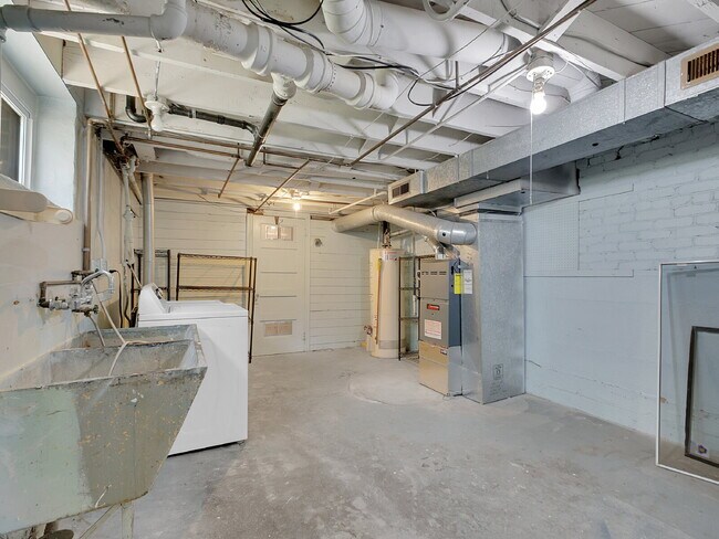 Building Photo - $2,295.00, 1 Bed, 1 Bath Home in Denver