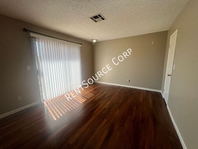 Building Photo - 27333 Mesquite St