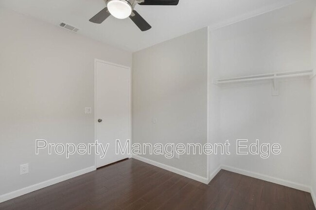 Building Photo - 254 Oleander Dr