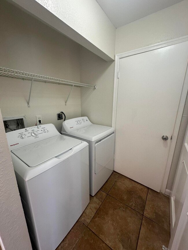 Building Photo - 1827 N Congress Ave