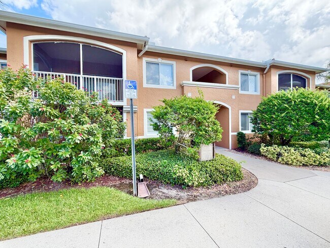 Building Photo - ** NAPOLI ** 2 BED / 1 BATH - CONDO - GREA...