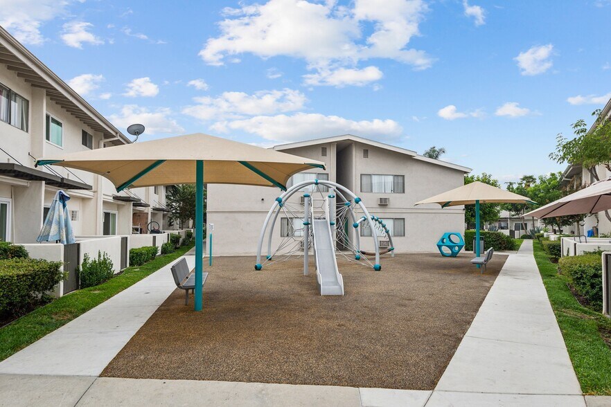 Building Photo - 15745 Francisquito Ave