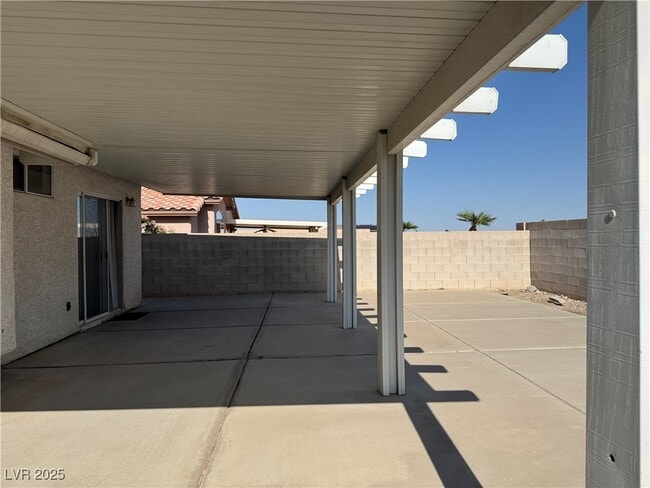 Building Photo - 8411 W Rochelle Ave