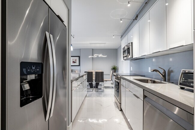 Building Photo - 1111 S Ocean Blvd