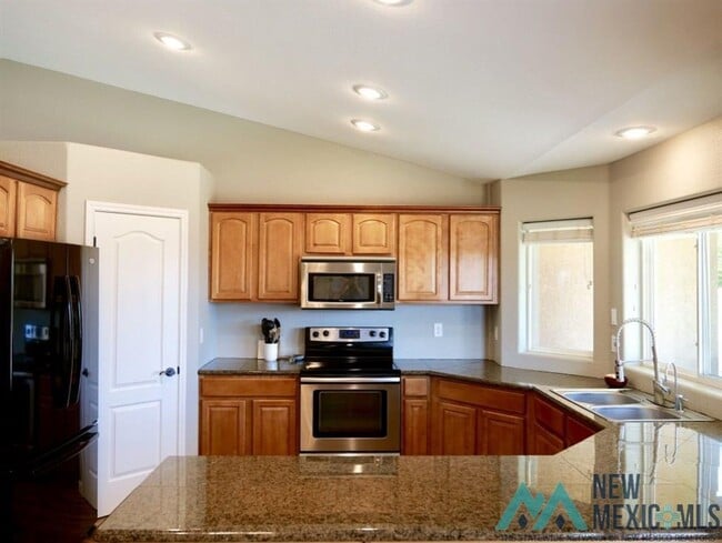 Building Photo - Stunning 3 Bed 2 Bath Home in Clovis, NM