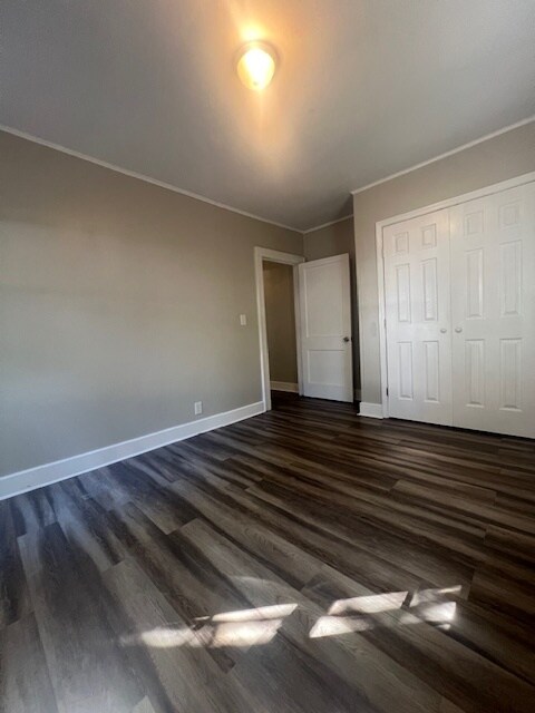 Building Photo - 2728 W Surrey Dr