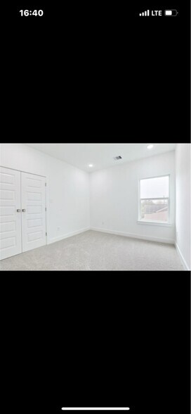 Building Photo - 8220 Bonaire St