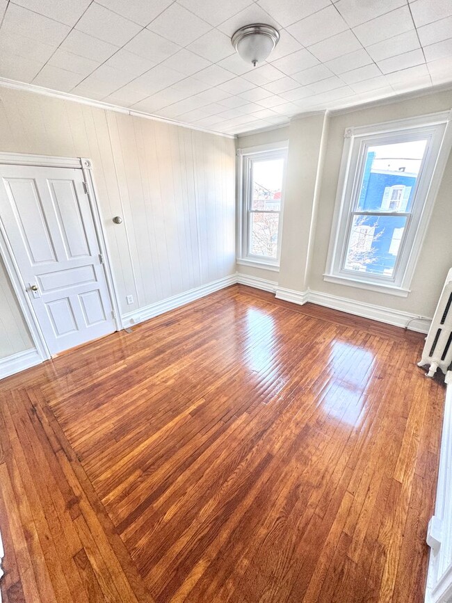 Building Photo - 1149 W Turner St