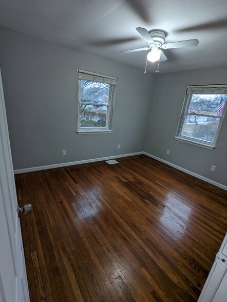 Building Photo - 516 Dale Ave