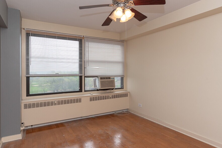 Building Photo - 4180 N Marine Dr