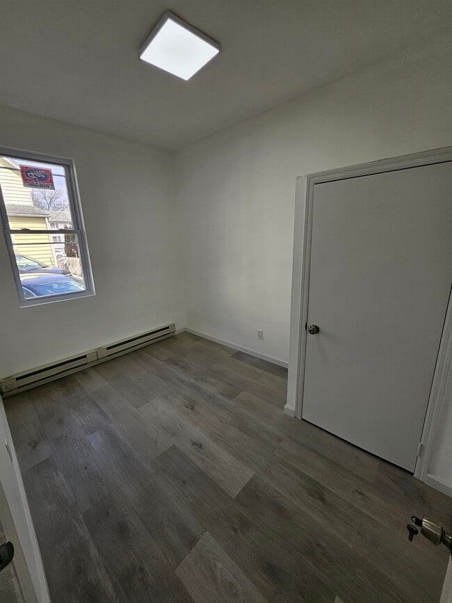 Building Photo - 190 Central Ave