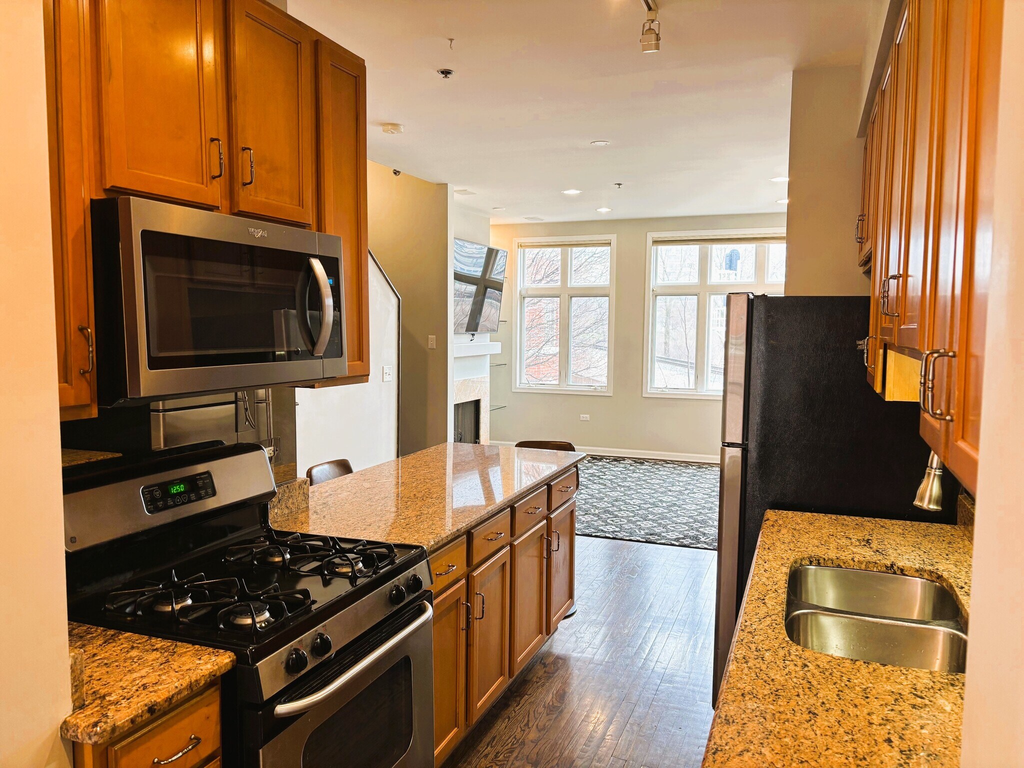 Kitchen - 331 E 17th St