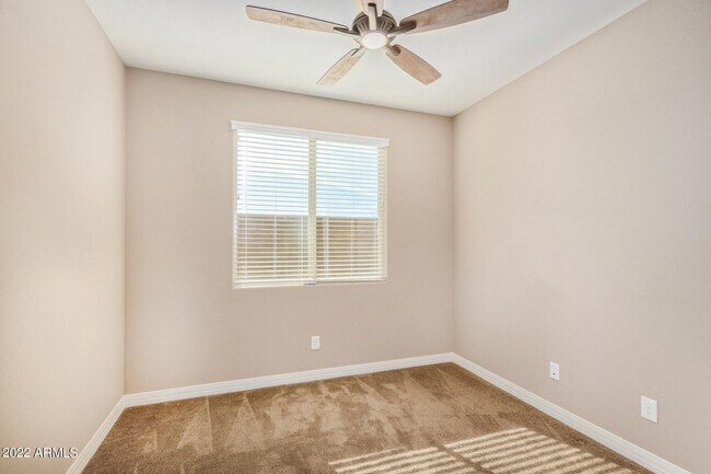 Building Photo - 8451 S 164th Dr