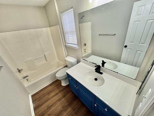 Building Photo - 2608 Clarencefield Dr