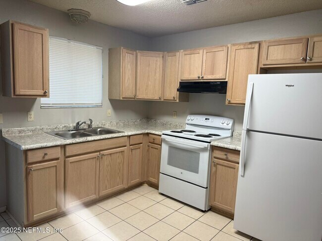 Building Photo - 5351 Westchase Ct