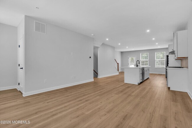 Building Photo - 9 Foxwood Dr