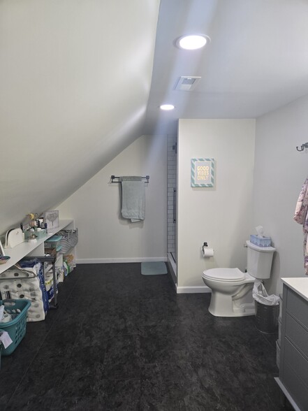 Upstairs Bathroom - 6351 Broadway St