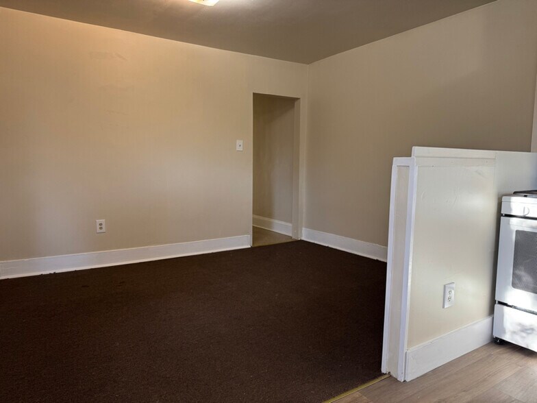 Building Photo - 4524 Springfield Ave