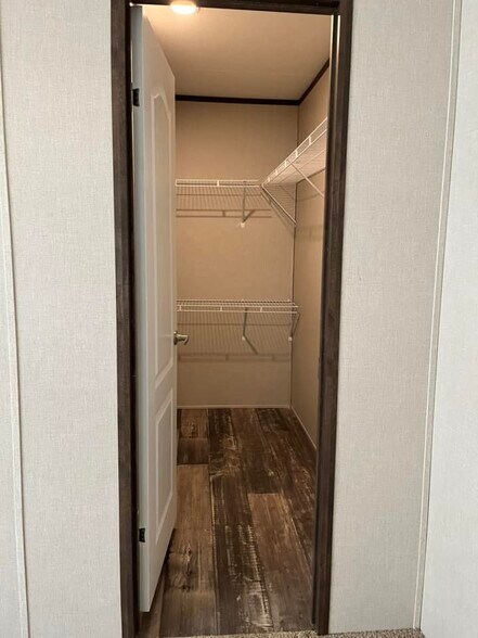 Building Photo - 107 Toledo St