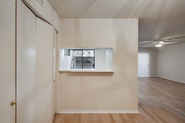 Building Photo - 336 Melrose Dr