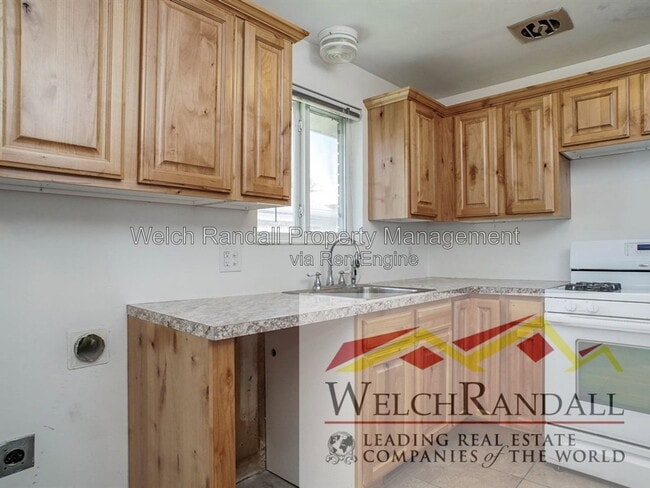Building Photo - 868 W 4400 S
