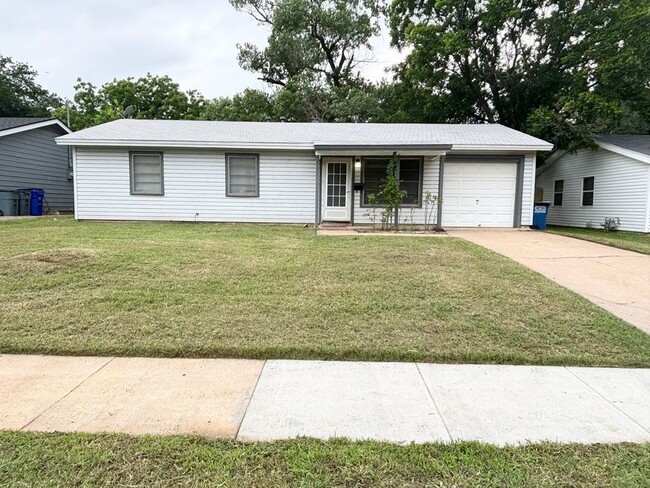 Primary Photo - 413 Freestone Dr