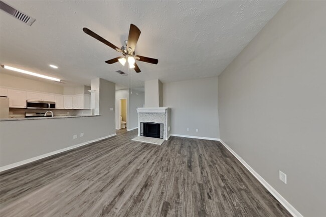 Building Photo - 16935 Valley Palms Dr