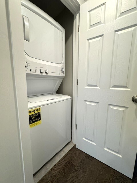 Building Photo - 142 Main St