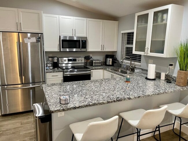 Building Photo - 601 N E St