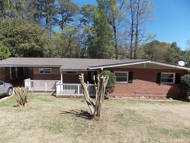 Primary Photo - North Columbus, 3BR/2BA, Shopping & Close to I-185 to Ft Benning & I-85