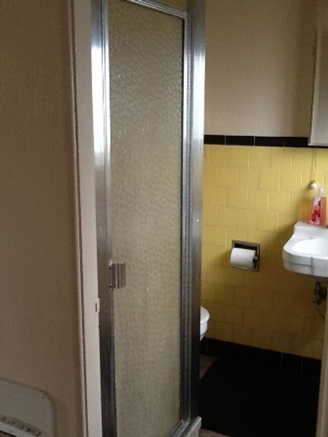 Building Photo - 1918