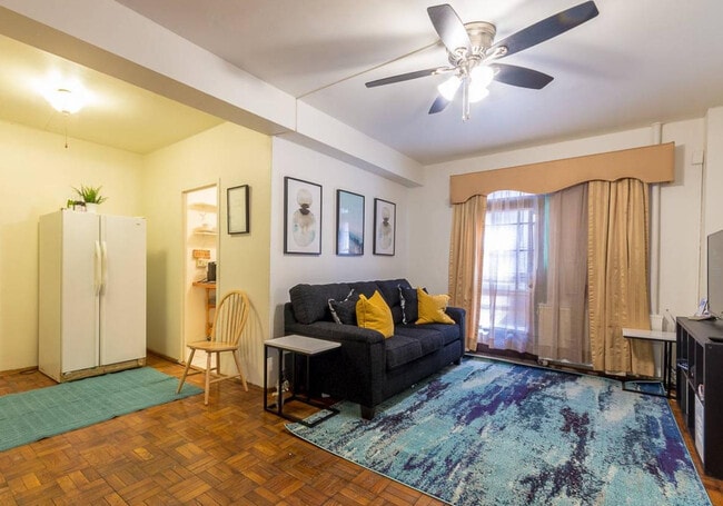 Building Photo - 401 7th Ave